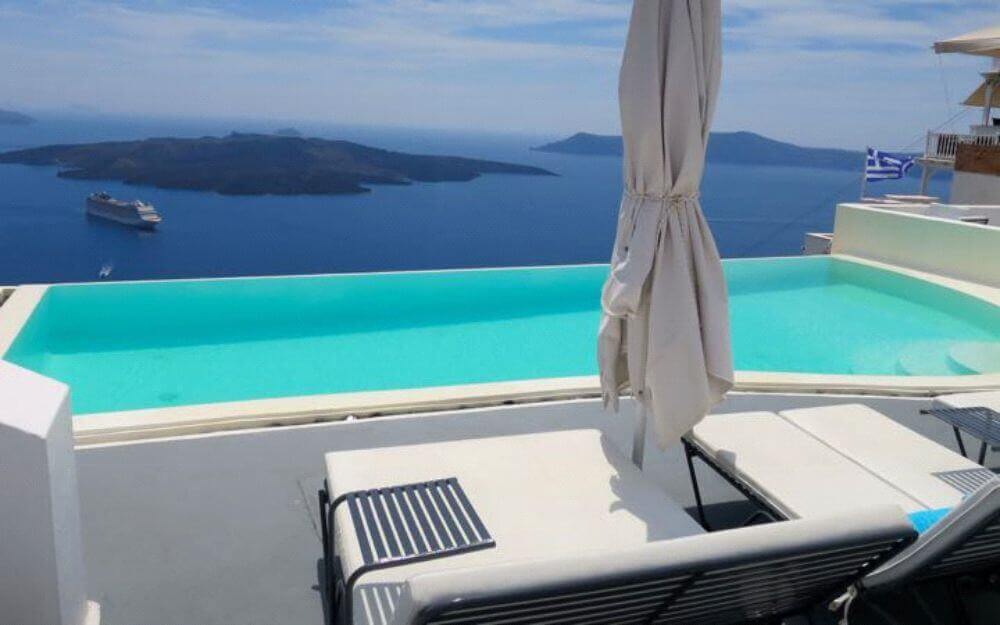 Cosmopolitan Suites santorini