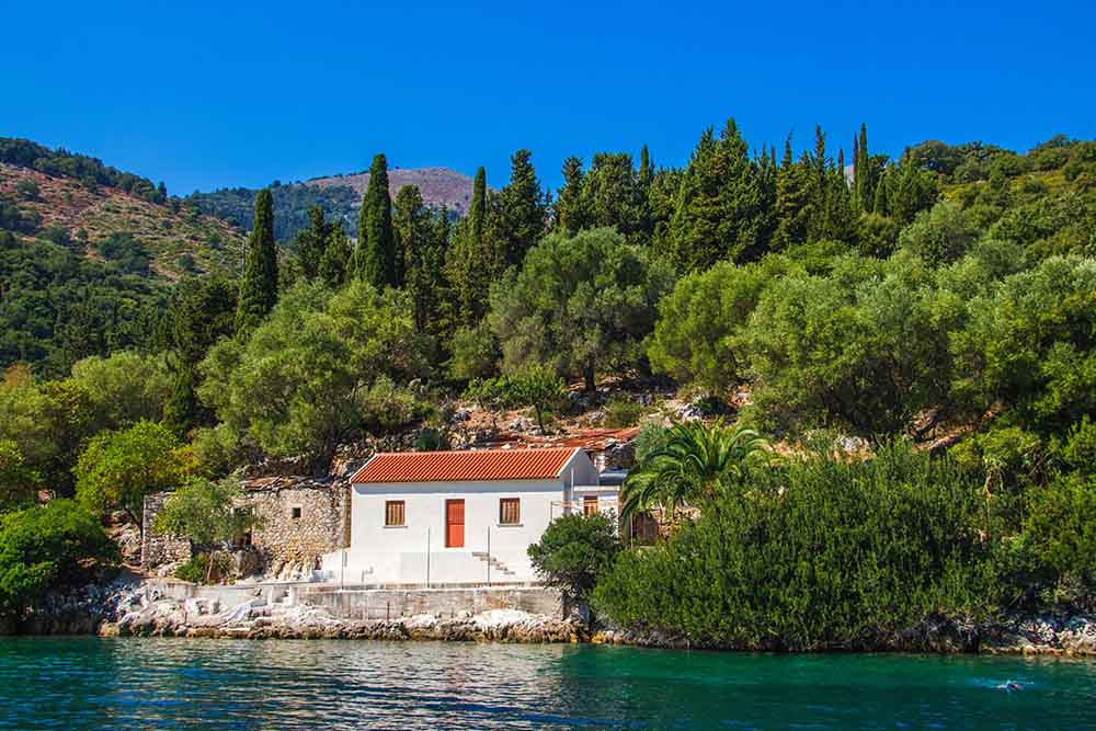 закинтос отель лес вода